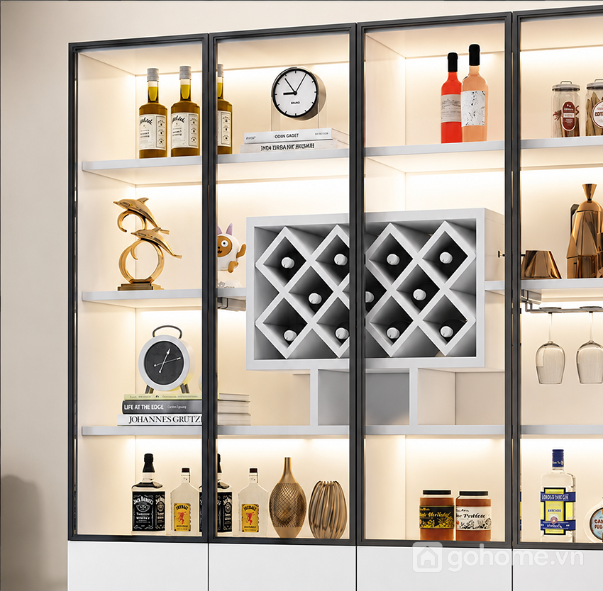 Không gian trưng bày rượu và đồ decor tiện lợi