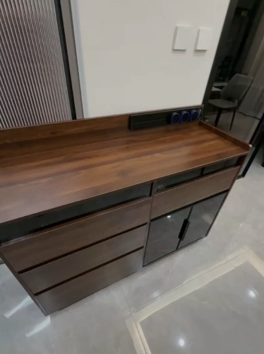 Tủ Decor Gỗ Cánh Kính Thấp Hiện Đại Cho Phòng Khách GH-56008