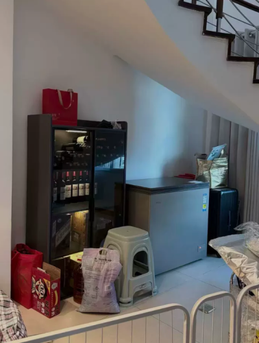 Tủ Rượu Cánh Kính Khung Gỗ Hiện Đại GH-54012