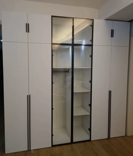 Tủ Quần Áo Cánh Mở Kết Hợp Khoang Kính Trưng Bày GH-13095