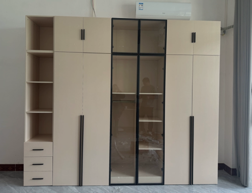 Tủ Quần Áo Cánh Mở Kết Hợp Khoang Kính Trưng Bày GH-13095