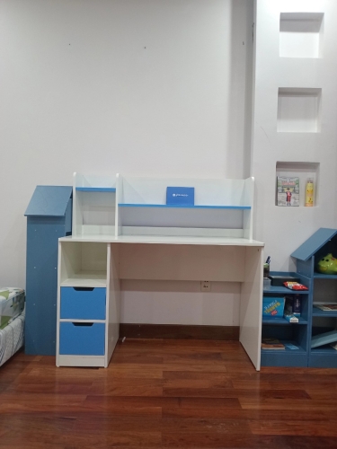 Bàn Học Cho Bé Kết Hợp Kệ Sách GH-72064